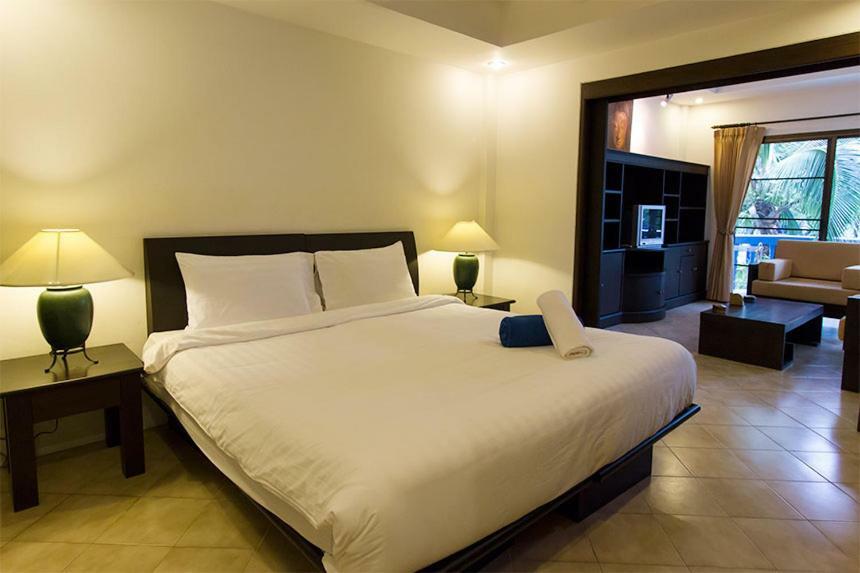 The Club Residence Kamala Beach Extérieur photo