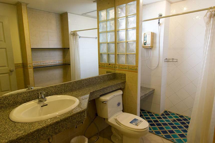 The Club Residence Kamala Beach Extérieur photo